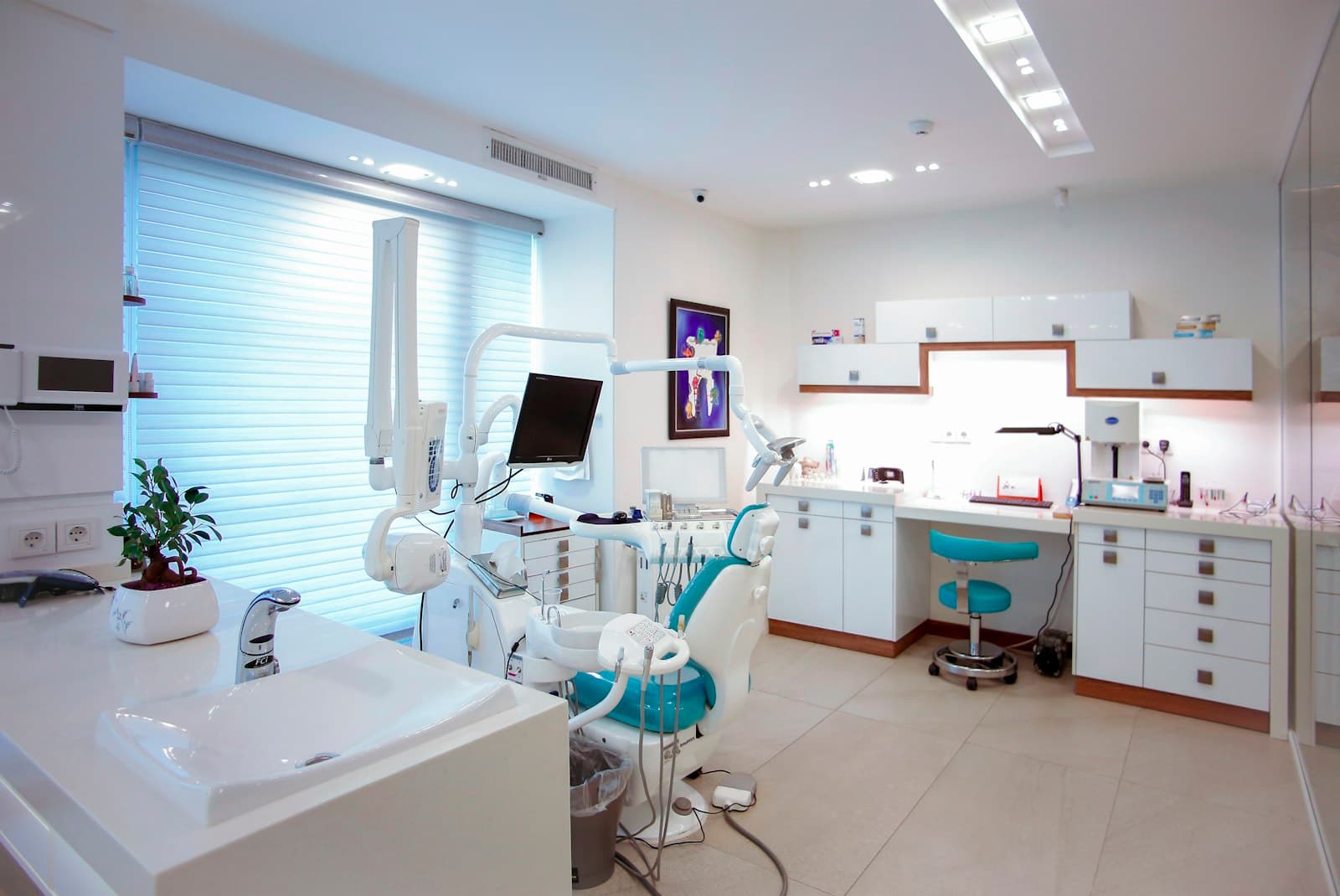 Tranquil, modern clinic environment at Studio Prestige in Solna